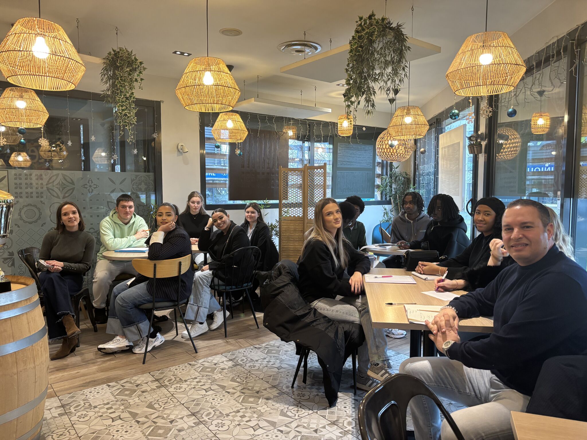 Le BTS NDRC à la rencontre de l&rsquo;excellence artisanale chez Le Macaron Bleu